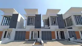 RUMAH VILLA 2 LANTAI SIAP HUNI DEKAT BNS
