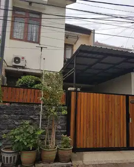 RUMAH JAMBANGAN GAYUNGAN KETINTANG TERAWAT SIAP HUNI. DEKAT TOL, JUAND