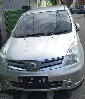 Nissan Grand livina XV 2012 AT