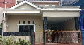 Rumah 2 Lantai Di Taman Cibodas
