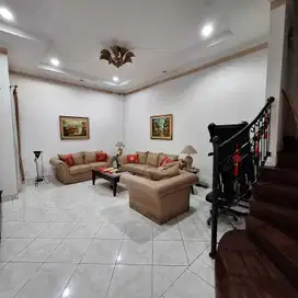 Luas Tanah 136 m2, Semi Furnished, Rumah di Kelapa Gading, Jakarta