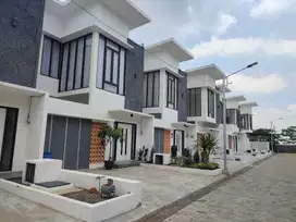 Dijual vila batu kolam renang 700jutaAN