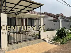 Rumah Bagus Siap Huni Lokasi Sangat Strategis di Graha Raya. 14051