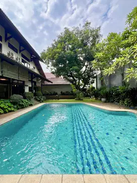 Rumah 2 lantai di Kemang, Jakarta Selatan