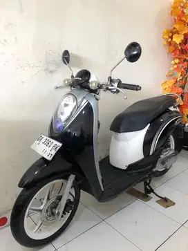 Scoopy violet putih Th.2011 mulus!!
