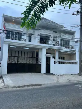 Rumah mewah Jemur Andayani Siap Huni