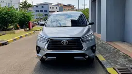 Toyota Kijang Innova 2.0G Bensin AT Silver 2021 Like New Low KM Record
