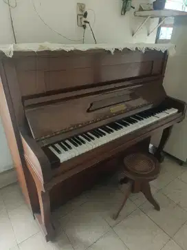 Piano classic W. Naessens & Co.