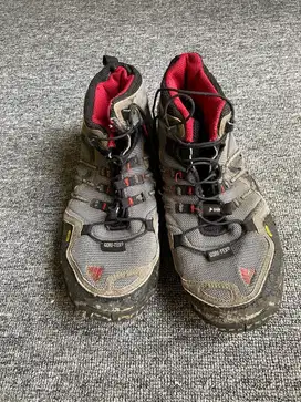 Sepatu gunung adidas 39-40