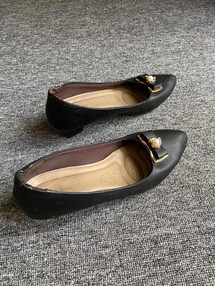 Sepatu bitam monta size 40