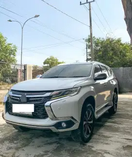 Pajero DAKAR 2.4 4x2 Ultimate diesel AT 2019