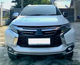 Pajero DAKAR 2.4 4x2 Ultimate diesel AT 2019