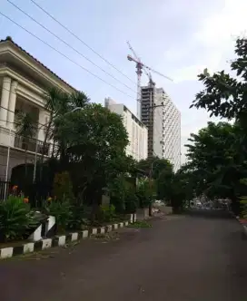 Jual murah. Rumah jl manyar kertoarjo 6 no 50. Hook utara-barat.