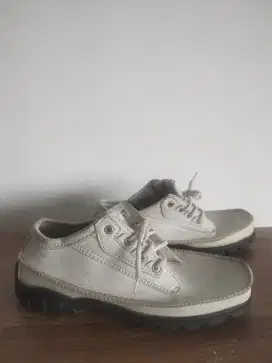 Sepatu Sneackers