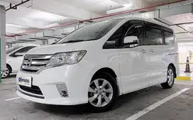 TDP 7,JT Nissan Serena 2.0 Highway Star Bensin-AT Putih 2013