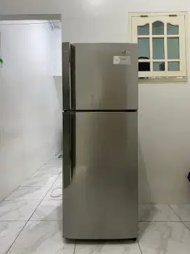 Kulkas 2 pintu LG