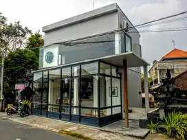 Disewakan bangunan toko 2 lantai canggu
