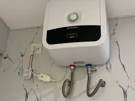 Water heater Ariston 15 L