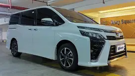 TDP 16JT Toyota Voxy 2.0 Bensin-AT Putih 2018