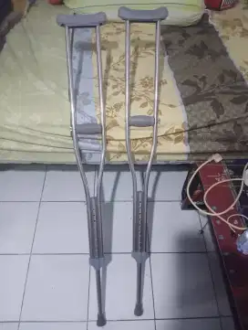 Di jual tongkat kaki/kruk