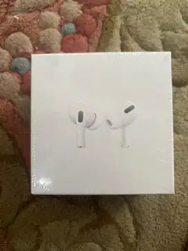 AirPods Pro (1st generation) with MagSafe Charging Case