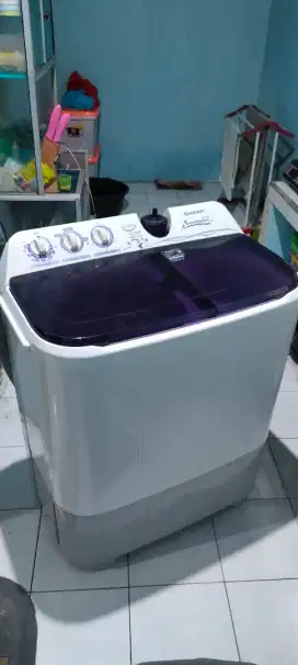 Mesin Cuci Sharp 2 Tabung Mulus Jarang diPakai