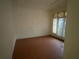 DISEWAKAN RUMAH 2 LANTAI DIKEMANGGISAN