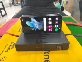 ZFLIP 4 ram 8/256 GB lengkap normal no minus sein