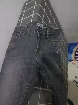 Celana Jeans Lois
