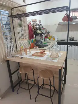 Di jual meja bar plus 2 kursi