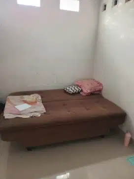 Di jual sofa bed warna coklat