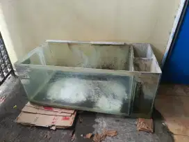 aquarium kaca besar