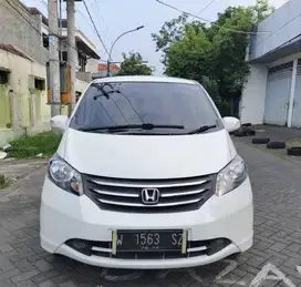 HONDA FREED E PSD 1.5 MATIC ISTIMEWA