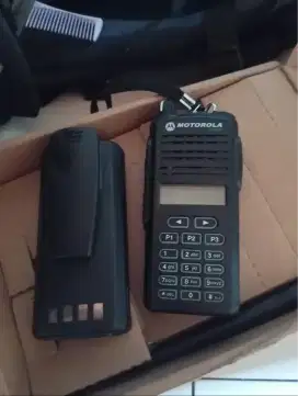 Di jual radio MOTOROLA CP1660 kondisi seperti baru VHF