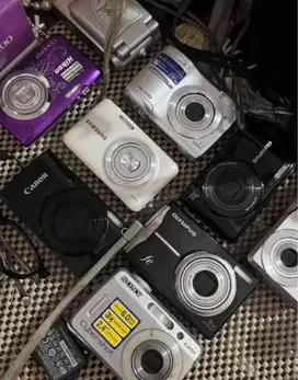 MEMBELI/MENCARI/MENUKARI KAMERA POCKET DIGITAL