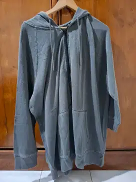 Hoodie jumbo pria. Jaket jumbo pria. Second branded. Thrifting