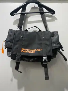 Tas Selempang Evernext x NeverTooLavish
