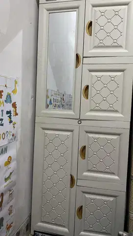 Lemari minimalis 4 tingkat