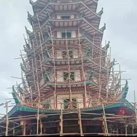 Watu item Tukang bangunan