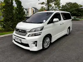 CASH ONLY Toyota Vellfire Z Golden Eyes Tahun 2013/2014