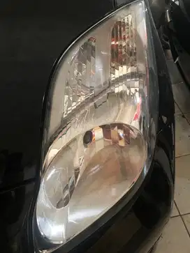 Lampu depan yaris 2012