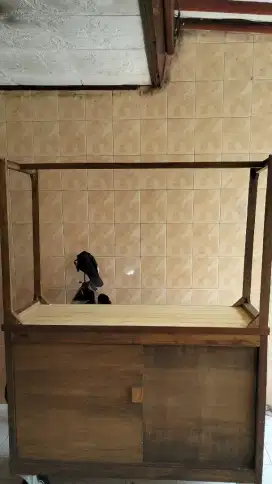 Di jual murah gerobak kayu bekas , masih mulus dan bagus , 1.200.000