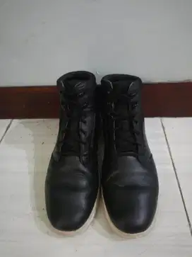 Sepatu import merk Timberland  size 42