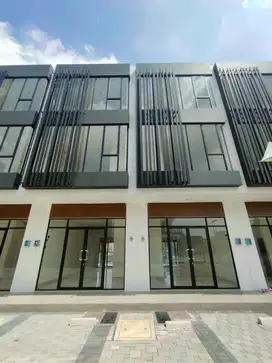 DISEWAKAN RUKO HAMPTON 3 LANTAI DEKAT PAPAYA