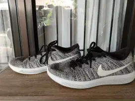 Nike Running Shoes Size 44