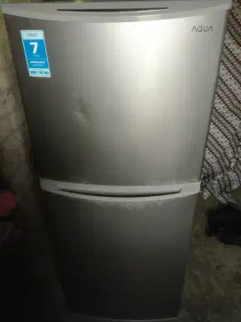 kulkas aqua 2pintu