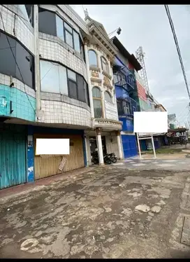 Ruko 4,5 Lantai Lokasi Strategis di Pinggir Jalan Raya Kalimalang