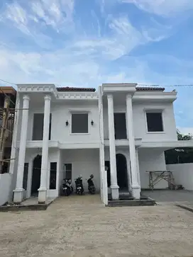 Rumah Mewah Jakarta Timur 2 Lantai Samoing Jalan Raya