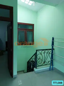 Di Jual rumah di Kota Wisata Hadap Selatan Siap Huni