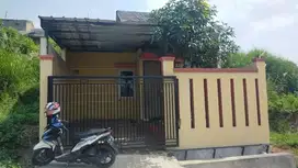 Rumah minimalis siap huni Lt72/45 hrg300 Bukit Parahyangan Padalarang